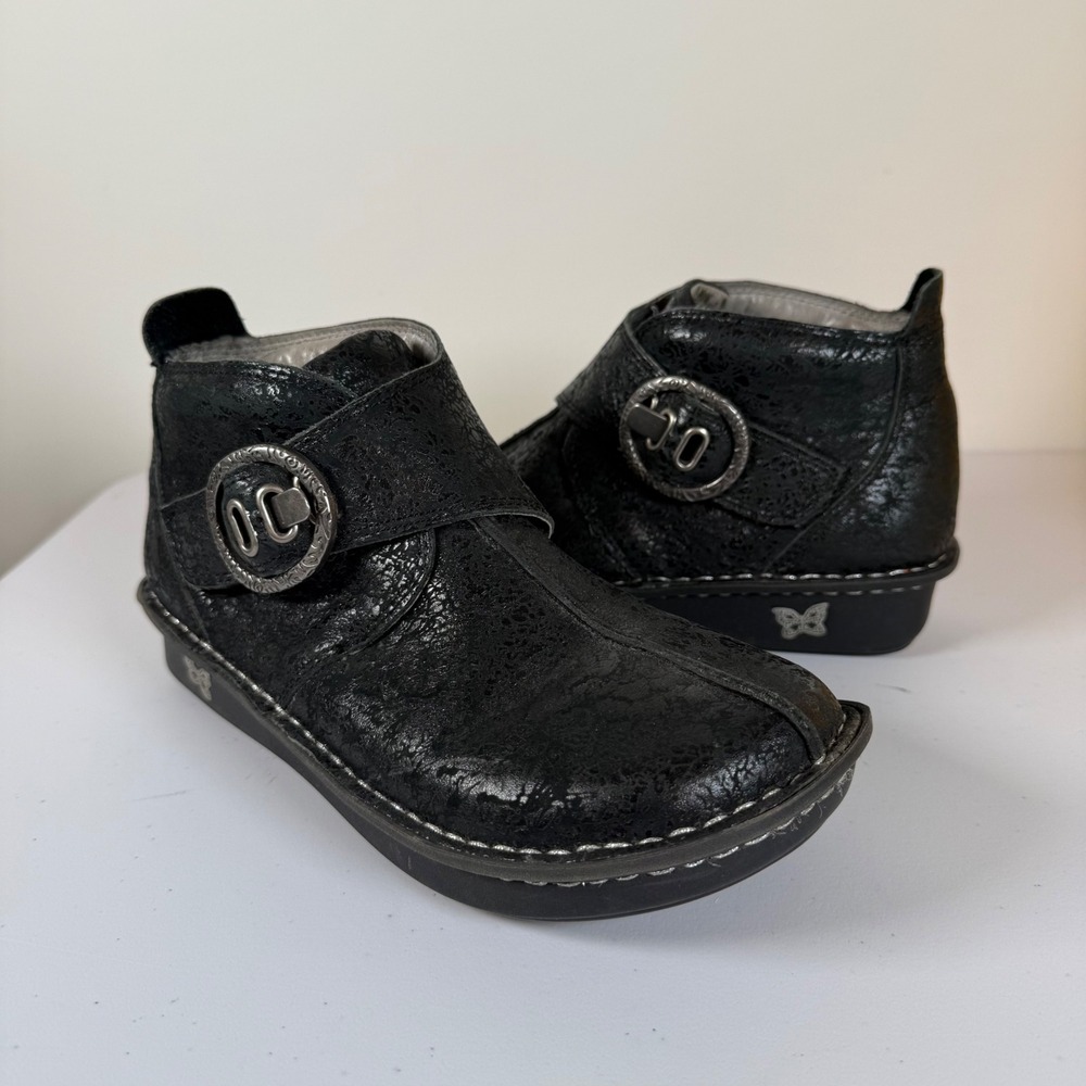 Alegria Caiti Night N Gale Ankle Boots Booties 6.5 Leather Buckle Strap Textured